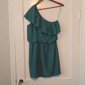 One shoulder green dress